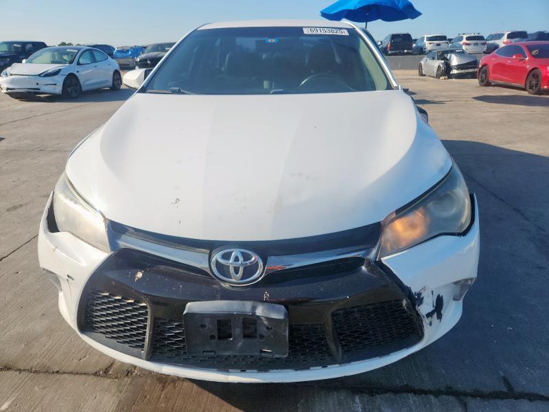4T1BF1FK5HU665238 - 2017 TOYOTA CAMRY SE LE WHITE photo 5