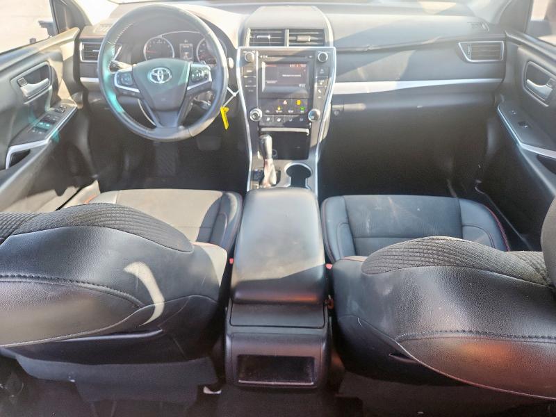 4T1BF1FK5HU665238 - 2017 TOYOTA CAMRY SE LE WHITE photo 8