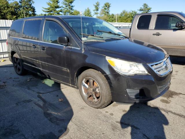 2V4RW3D17AR242257 - 2010 VOLKSWAGEN ROUTAN SE BLACK photo 4