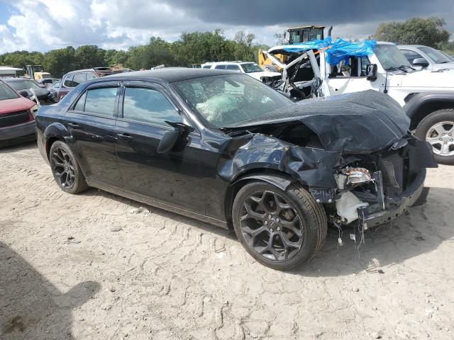 2C3CCABG3KH589715 - 2019 CHRYSLER 300 S BLACK photo 4