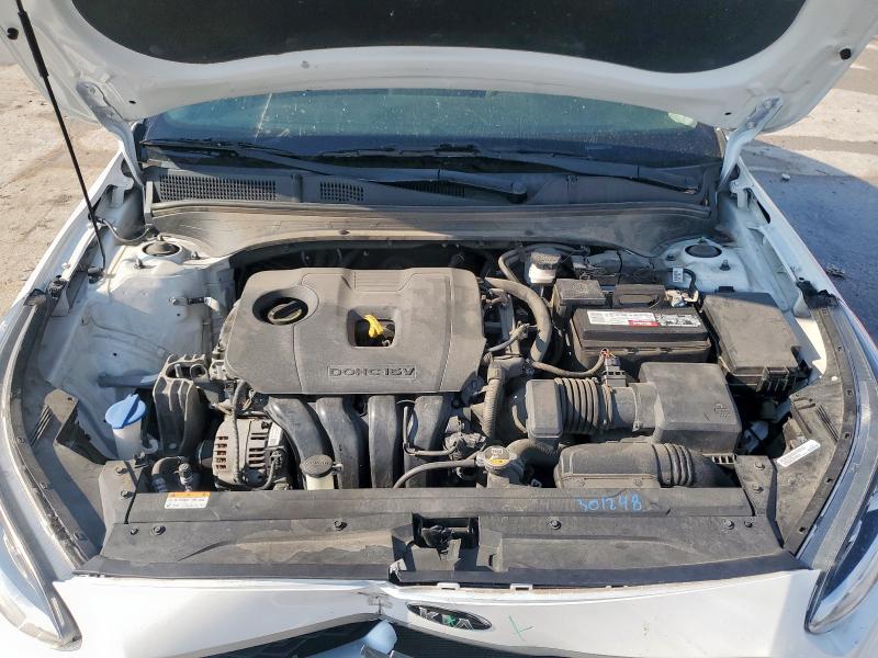 3KPF24AD7KE128792 - 2019 KIA FORTE FE WHITE photo 11
