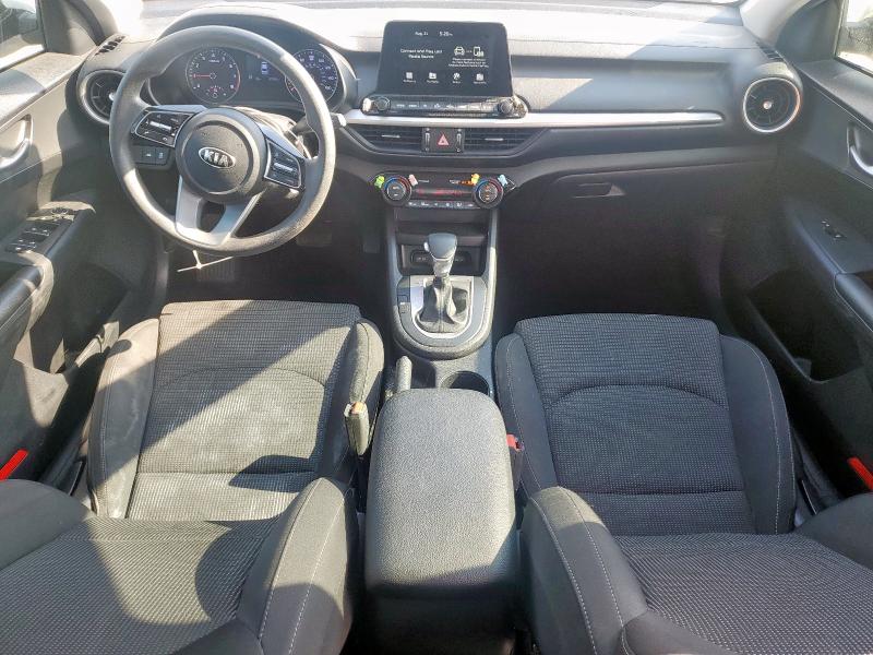 3KPF24AD7KE128792 - 2019 KIA FORTE FE WHITE photo 8