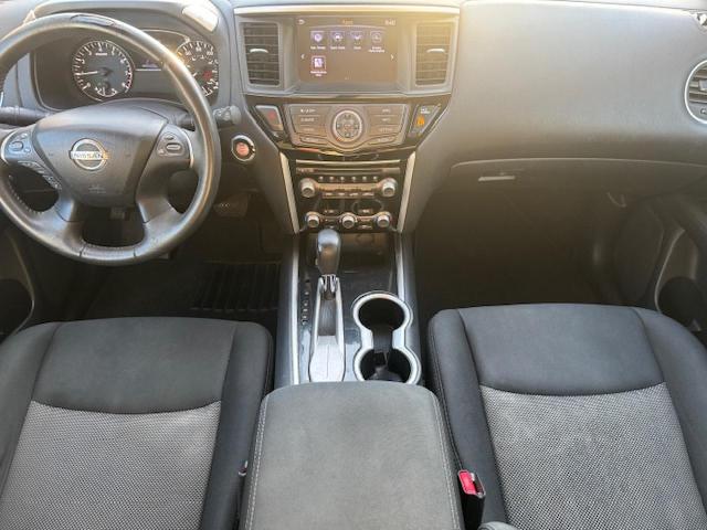 5N1DR2MN2HC672804 - 2017 NISSAN PATHFINDER S SILVER photo 8