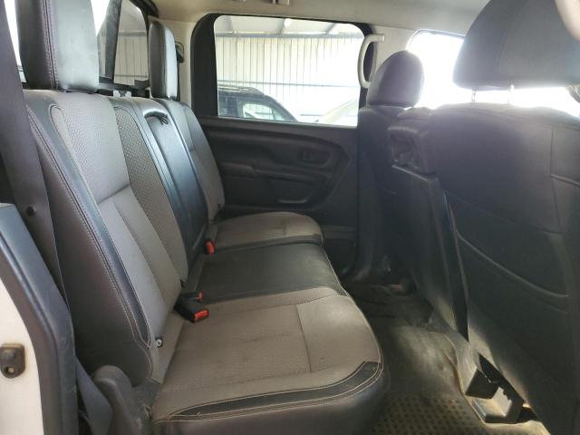 1N6AA1EJ8JN533305 - 2018 NISSAN TITAN S 白色 照片 10