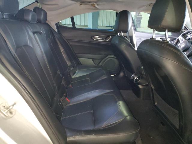 ZARFAEDN2H7550206 - 2017 ALFA ROMEO GIULIA Q4 ვერცხლისფერი ფოტო 10