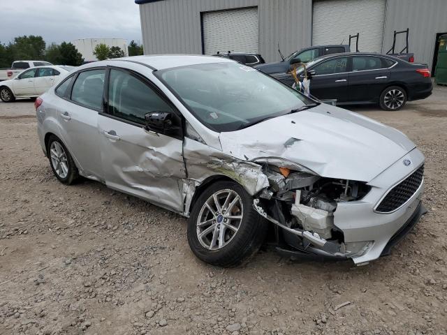 1FADP3F28HL335367 - 2017 FORD FOCUS SE SILVER photo 4