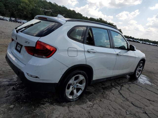 WBAVM1C5XFV315968 - 2015 BMW X1 SDRIVE28I WHITE photo 3