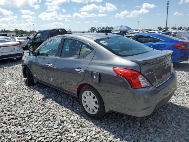 3N1CN7AP9JL867116 - 2018 NISSAN VERSA S 灰色 照片 2