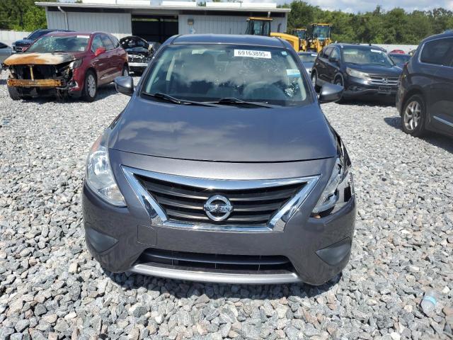 3N1CN7AP9JL867116 - 2018 NISSAN VERSA S 灰色 照片 5