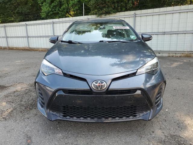 5YFBURHE2HP660432 - 2017 TOYOTA COROLLA L GRAY photo 5