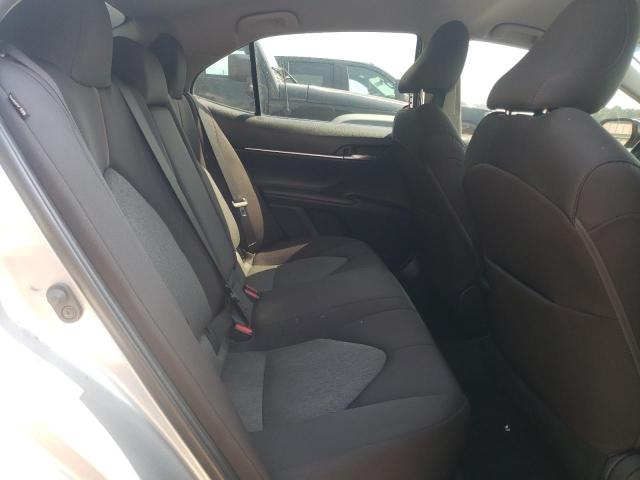 4T1B11HK0JU654259 - 2018 TOYOTA CAMRY L 银色 照片 10