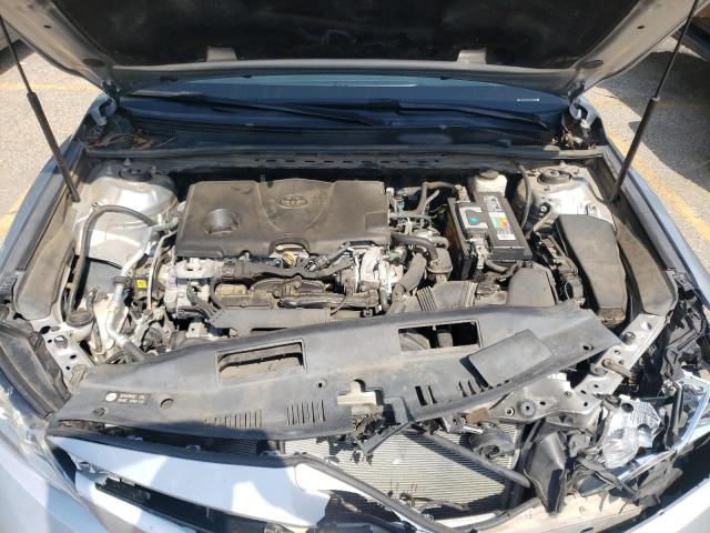 4T1B11HK0JU654259 - 2018 TOYOTA CAMRY L 银色 照片 11