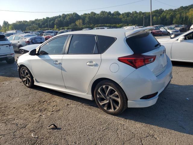 JTNKARJE8JJ574891 - 2018 TOYOTA COROLLA IM WHITE photo 2