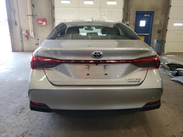 4T1B21FB2KU006925 - 2019 TOYOTA AVALON XLE Srebrny zdjęcie 6
