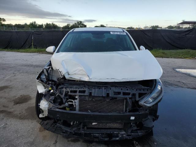 3KPC24A39KE070775 - 2019 HYUNDAI ACCENT SE WHITE photo 5