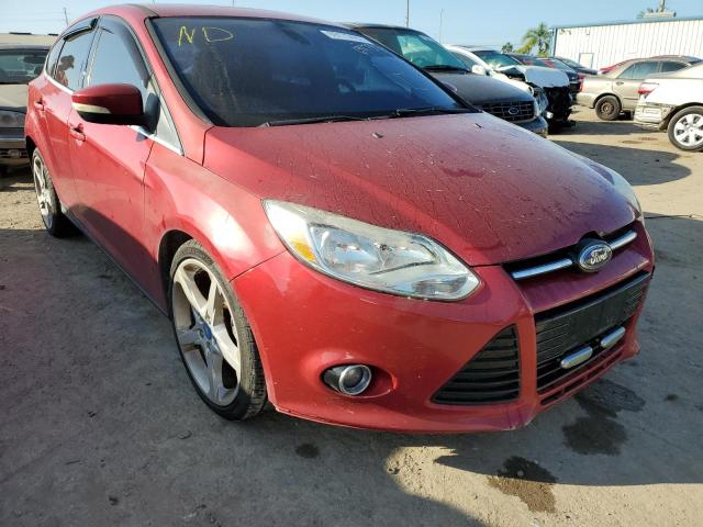 1FAHP3N20CL213629 - 2012 FORD FOCUS TITANIUM RED photo 4