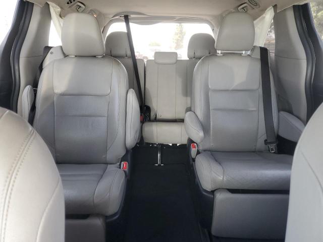 5TDYZ3DC2HS809300 - 2017 TOYOTA SIENNA XLE თეთრი ფოტო 10