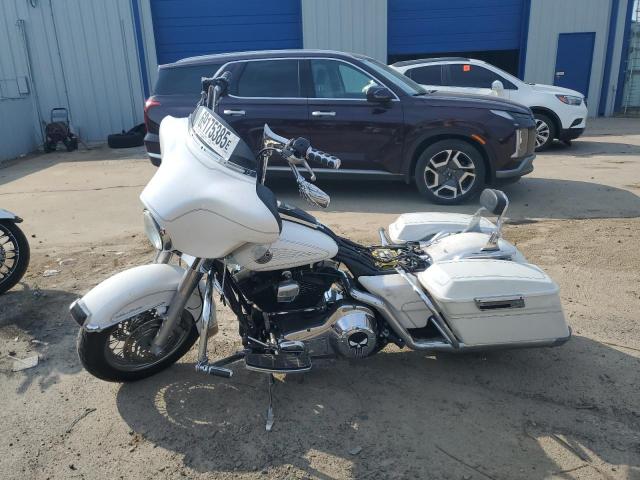 1HD1FCW164Y608468 - 2004 HARLEY-DAVIDSON FLHTCUI 白色 照片 3