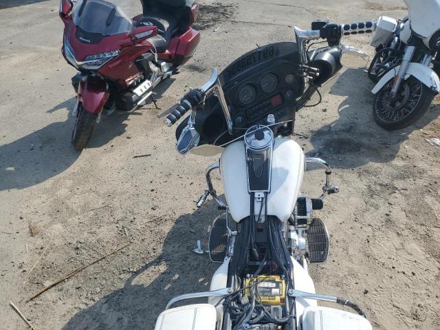 1HD1FCW164Y608468 - 2004 HARLEY-DAVIDSON FLHTCUI 白色 照片 6