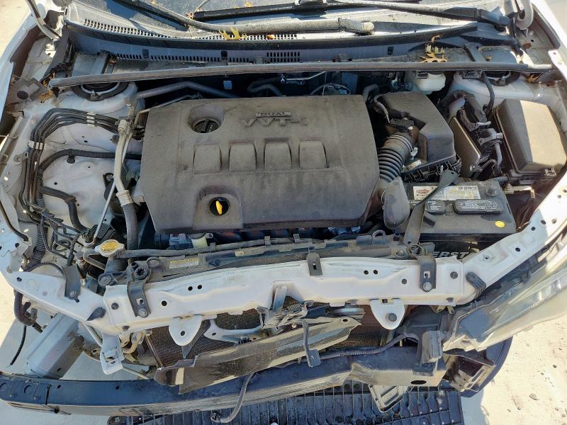 5YFBURHEXHP673512 - 2017 TOYOTA COROLLA L Blanco foto 11