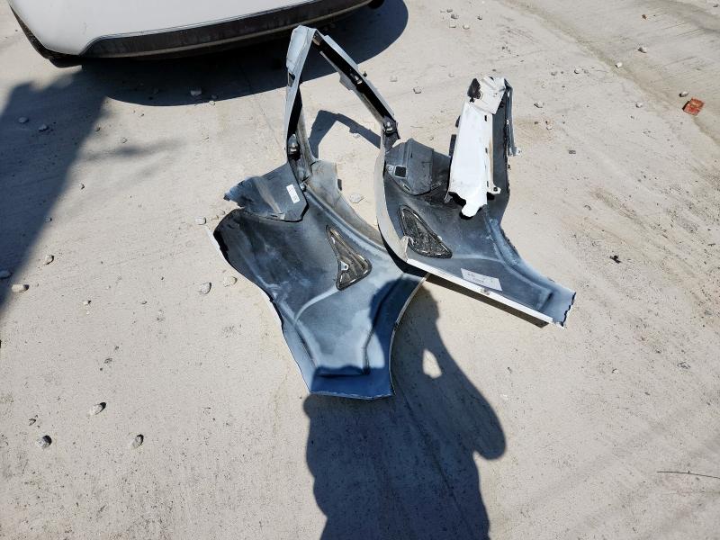 5YFBURHEXHP673512 - 2017 TOYOTA COROLLA L Blanco foto 12