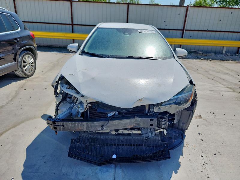 5YFBURHEXHP673512 - 2017 TOYOTA COROLLA L Blanco foto 5