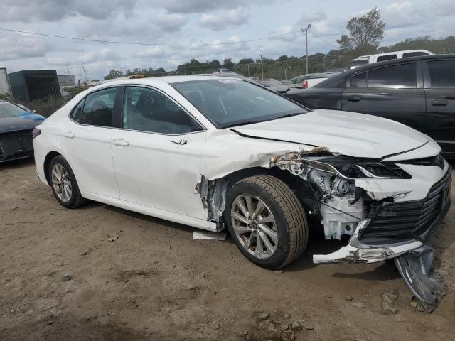 4T1C11AK3MU466855 - 2021 TOYOTA CAMRY LE WHITE photo 4