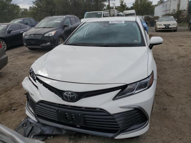 4T1C11AK3MU466855 - 2021 TOYOTA CAMRY LE WHITE photo 5