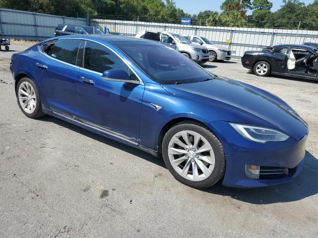 5YJSA1E22HF210764 - 2017 TESLA MODEL S Azul foto 4