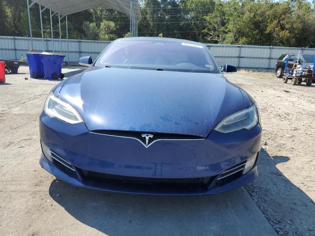 5YJSA1E22HF210764 - 2017 TESLA MODEL S Azul foto 5