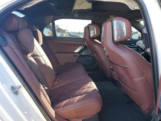 WBA33EJ09PCM89147 - 2023 BMW 760 XI WHITE photo 10