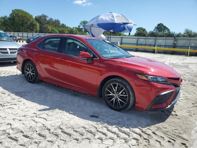 4T1G11AK8PU119494 - 2023 TOYOTA CAMRY SE NIGHT SHADE RED photo 4