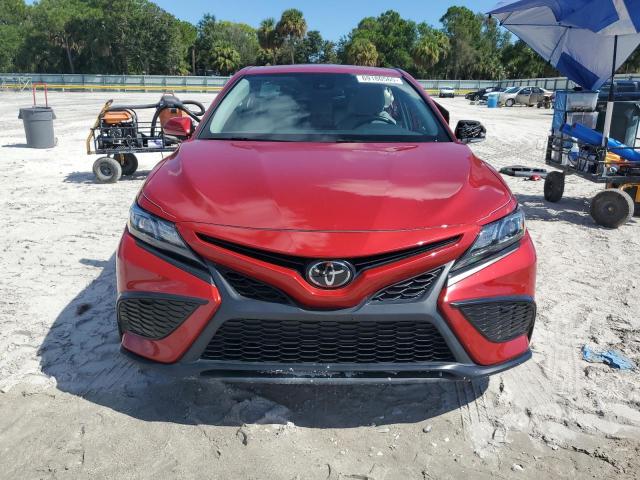 4T1G11AK8PU119494 - 2023 TOYOTA CAMRY SE NIGHT SHADE RED photo 5