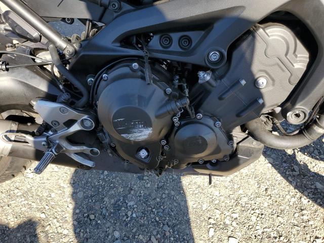 JYARN47Y8HA000468 - 2017 YAMAHA XSR900 C TWO TONE photo 9