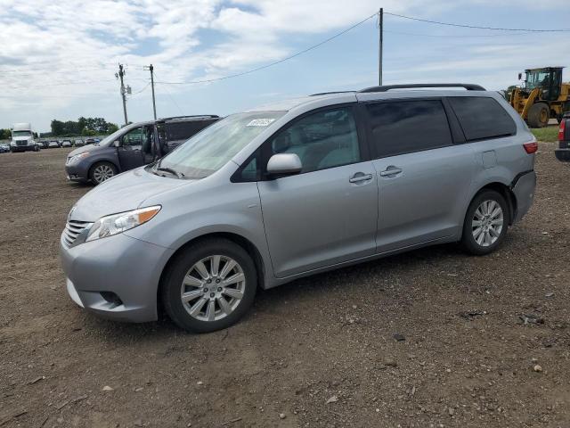 2017 TOYOTA SIENNA LE, 