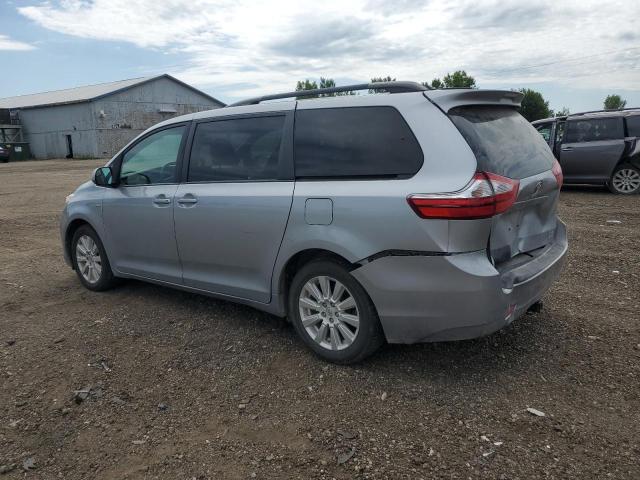 5TDJZ3DC5HS179211 - 2017 TOYOTA SIENNA LE Silber Foto 2