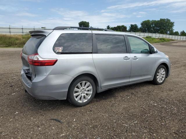5TDJZ3DC5HS179211 - 2017 TOYOTA SIENNA LE Silber Foto 3