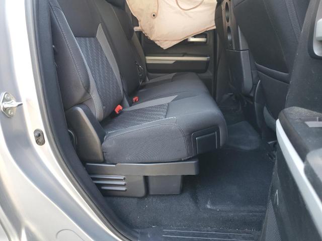 5TFUY5F11HX634248 - 2017 TOYOTA TUNDRA DOUBLE CAB SR/SR5 SILVER photo 10