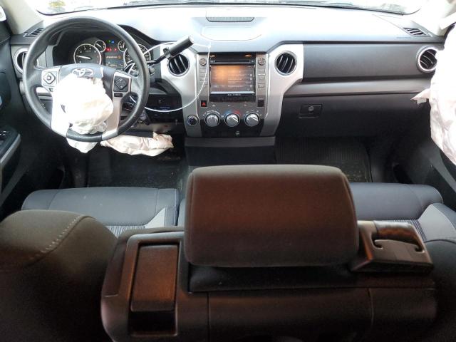 5TFUY5F11HX634248 - 2017 TOYOTA TUNDRA DOUBLE CAB SR/SR5 SILVER photo 8