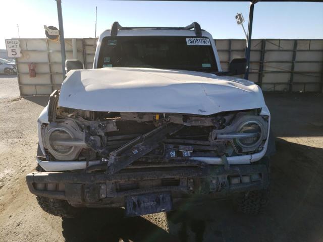 1FMEE5DH3MLA76560 - 2021 FORD BRONCO BASE WHITE photo 5