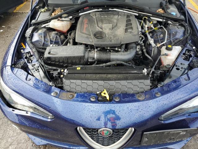 ZARFAEBN8J7576222 - 2018 ALFA ROMEO GIULIA BLUE photo 11