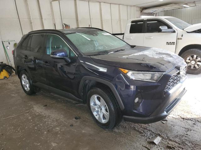 2T3W1RFV6LC055875 - 2020 TOYOTA RAV4 XLE BLUE photo 4