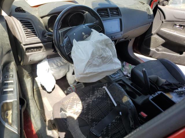 JA4AP3AWXJU002718 - 2018 MITSUBISHI OUTLANDER ES RED photo 8