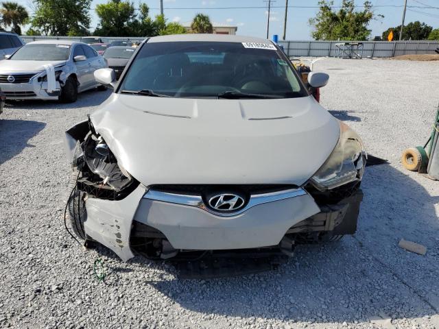 KMHTC6AD3DU131958 - 2013 HYUNDAI VELOSTER 银色 照片 5