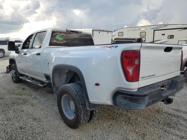 1GC4YSEY0RF273230 - 2024 CHEVROLET SILVERADO K3500 WHITE photo 2