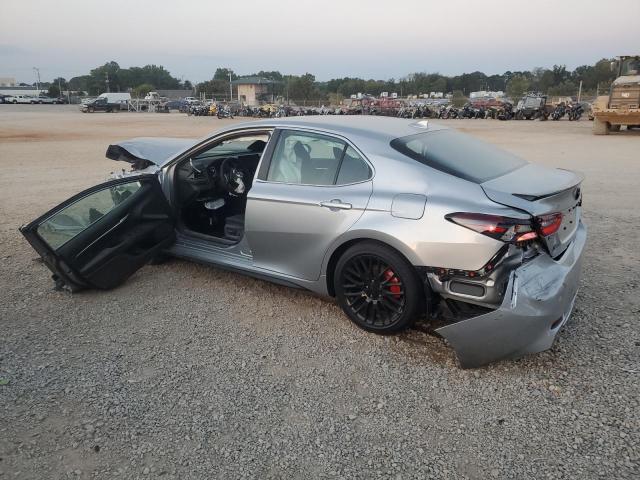 4T1T11AK2RU840914 - 2024 TOYOTA CAMRY SE NIGHT SHADE SILVER photo 2