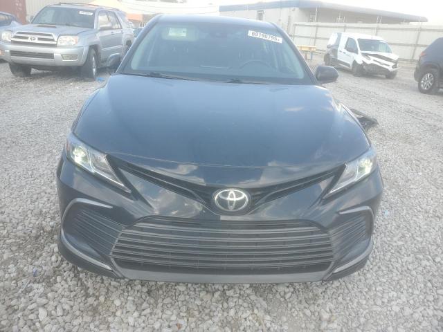 4T1C11AK3NU696297 - 2022 TOYOTA CAMRY LE BLACK photo 5