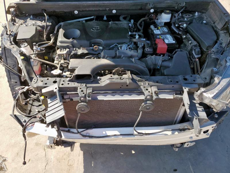 2T3H1RFV2KC018300 - 2019 TOYOTA RAV4 LE შავი ფოტო 12