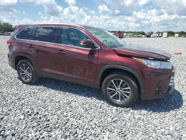 5TDKZRFH7KS346398 - 2019 TOYOTA HIGHLANDER SE MAROON photo 4