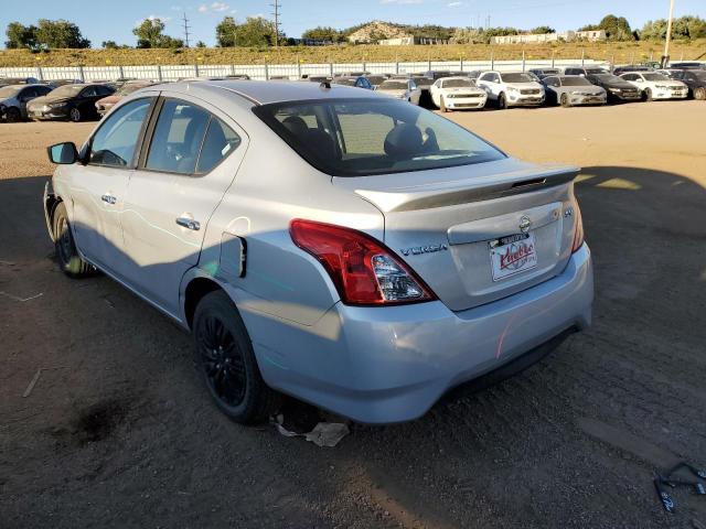 3N1CN7AP8HK417442 - 2017 NISSAN VERSA S SILVER photo 2